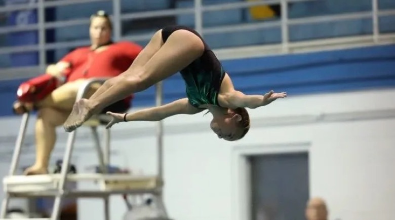 Sammi, competitive diver